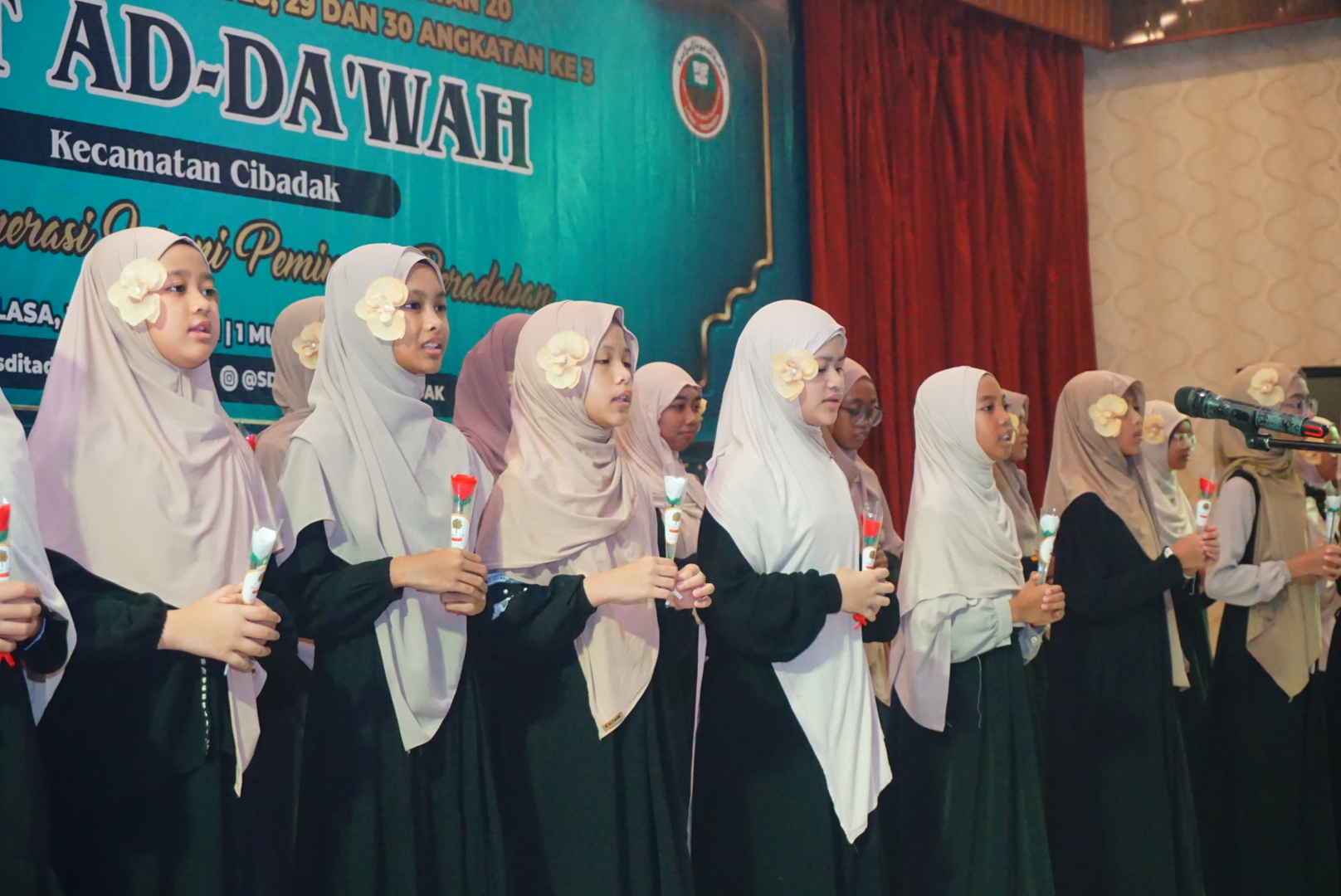 WISUDA.JPG